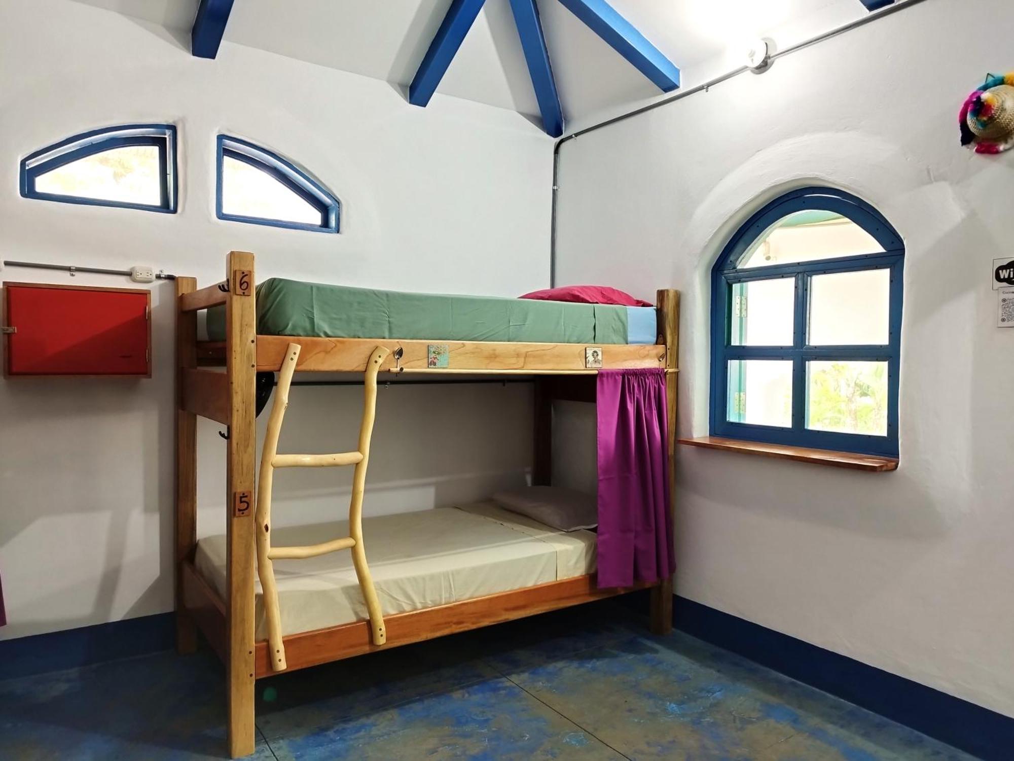 La Urraca Loca Hostel Бальге Экстерьер фото